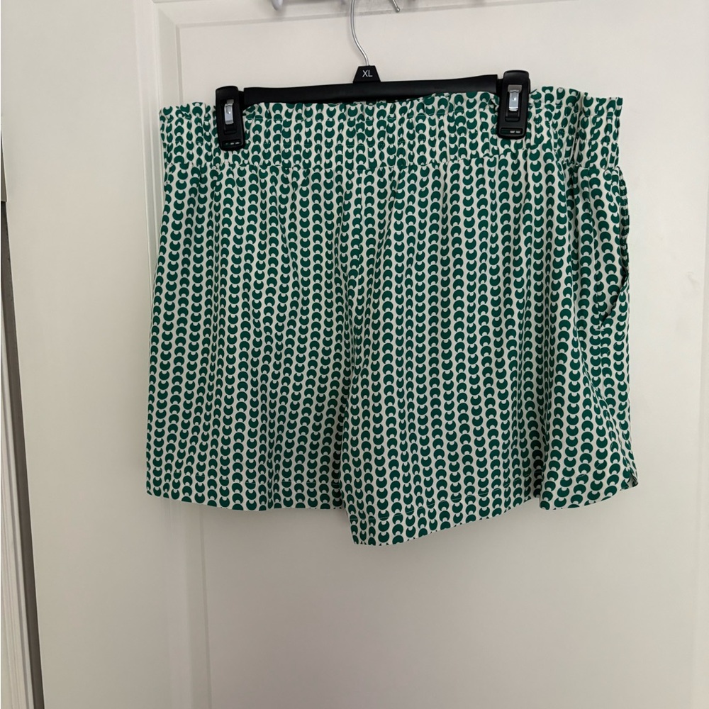 Two Piece Ladies Shorts Set - Picture 5 of 9